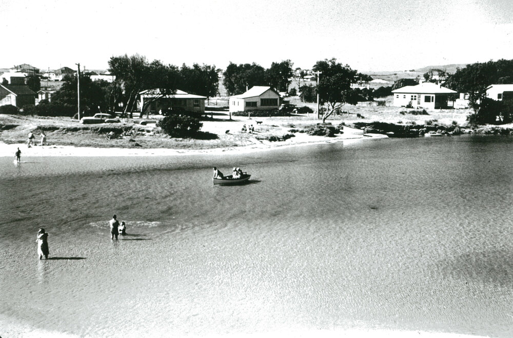 Boating and swimming at Minnamurra River