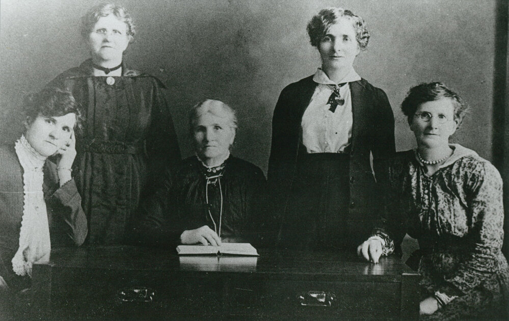 Elizabeth Jane Rogan and her daughters