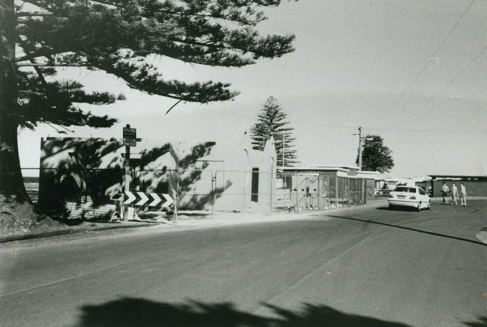 Construction of Shellharbour Swimming Pool dressing sheds 1993