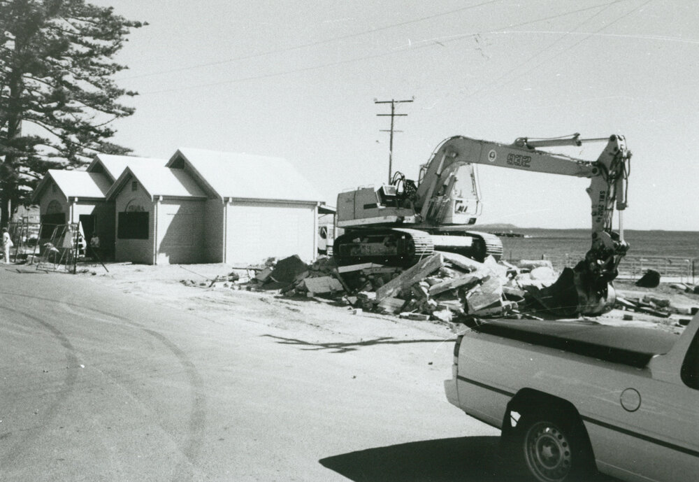 Demolition of old toilet block at Shellharbour Pool