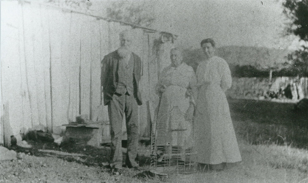 Lionel, Sarah &amp; Albertina Hurry 1922