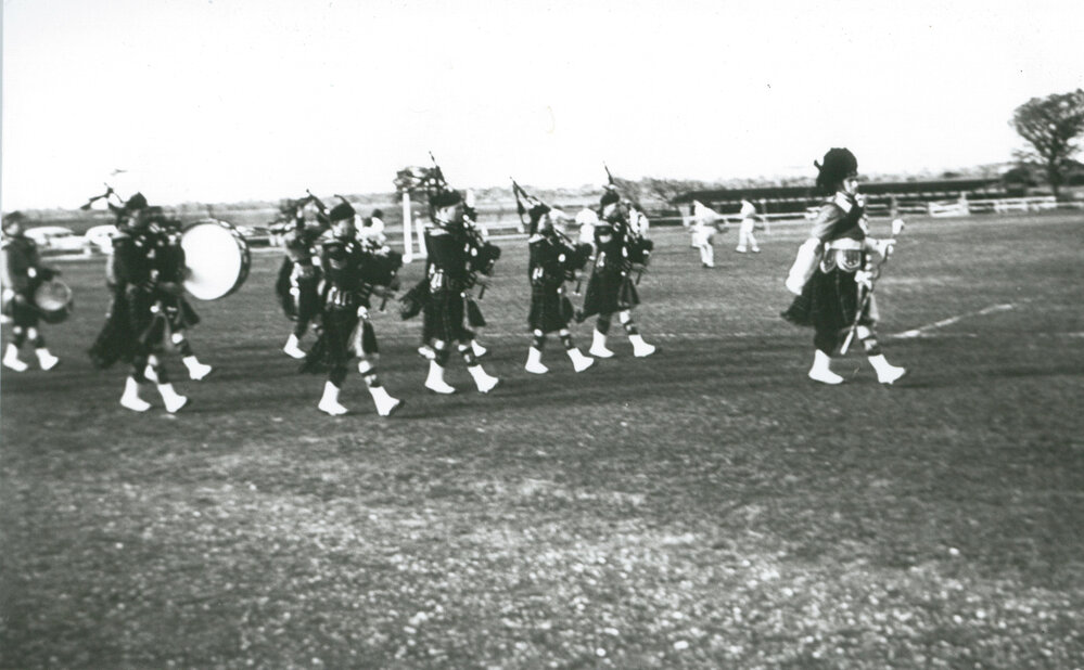 Pipe band in Shellharbour Centenary Parade at Albion Park Showground