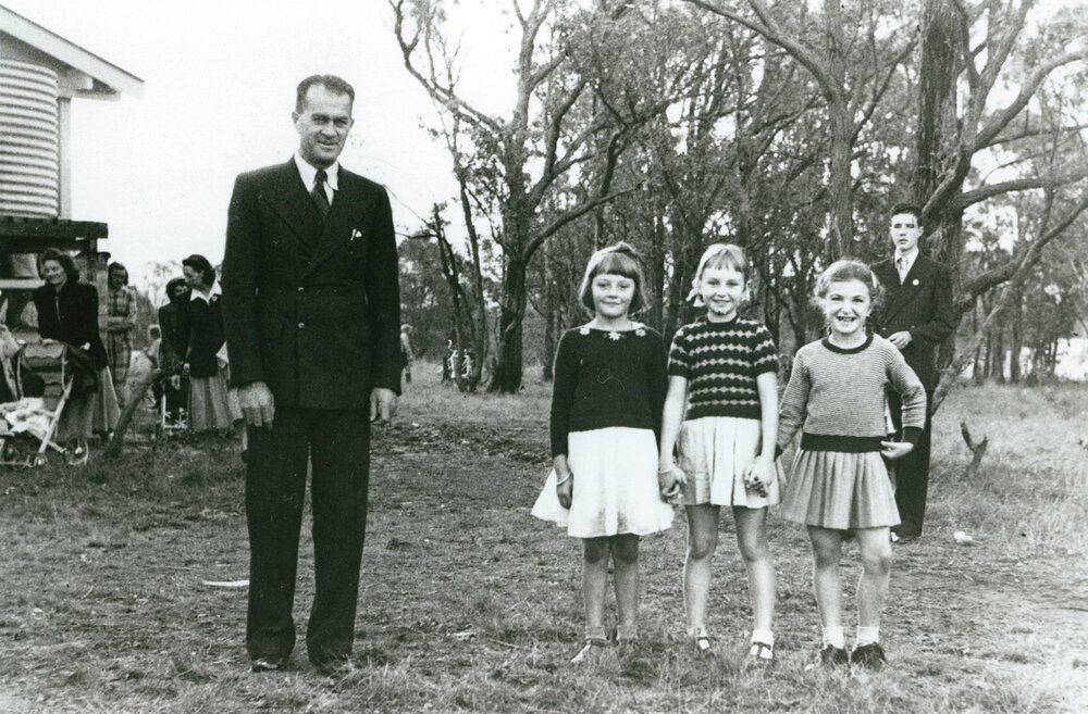 Oak Flats Primary Principal, Joe Caldwell, with students