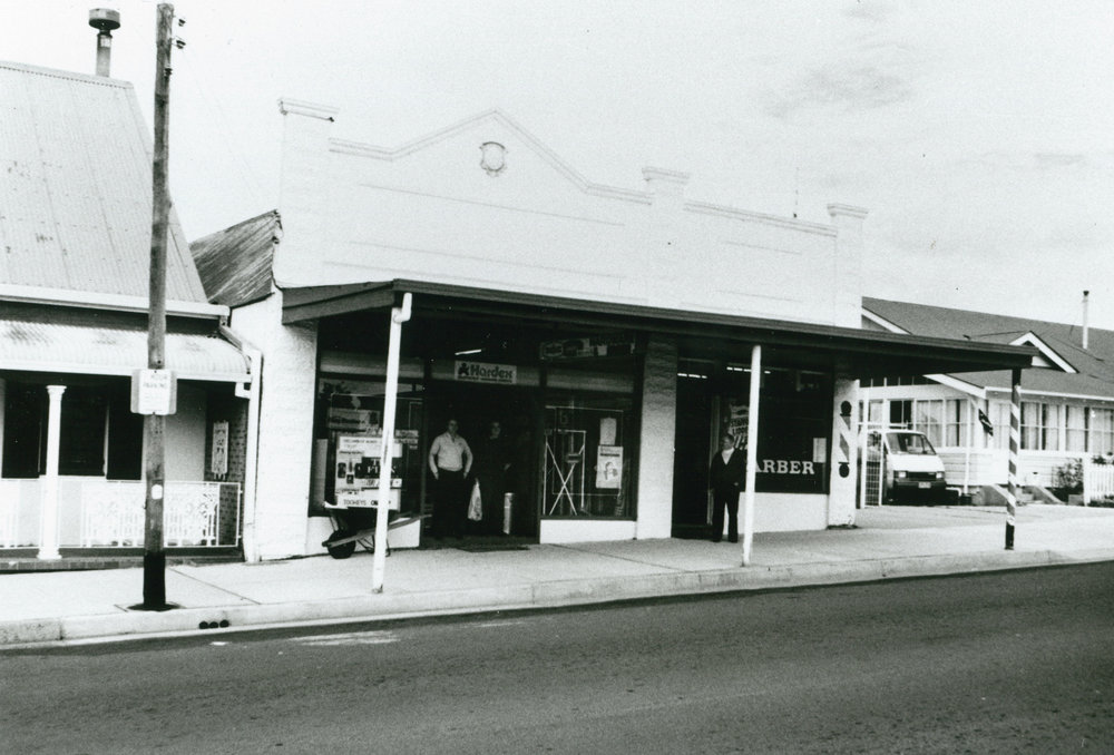 Hodgson's General Store &amp; Barber Shop, Shellharbour 1986