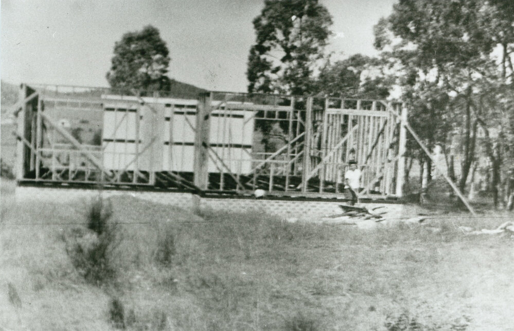 Building the Kirchmajer Family home in Fisher Street, Oak Flats