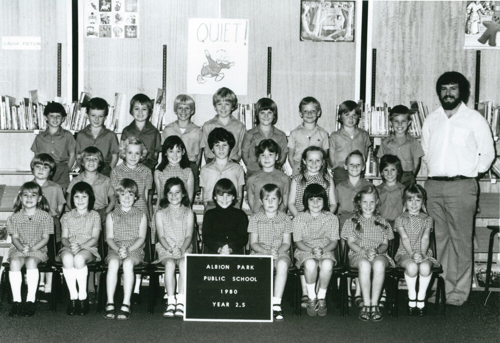 Albion Park Public School year 2S 1980