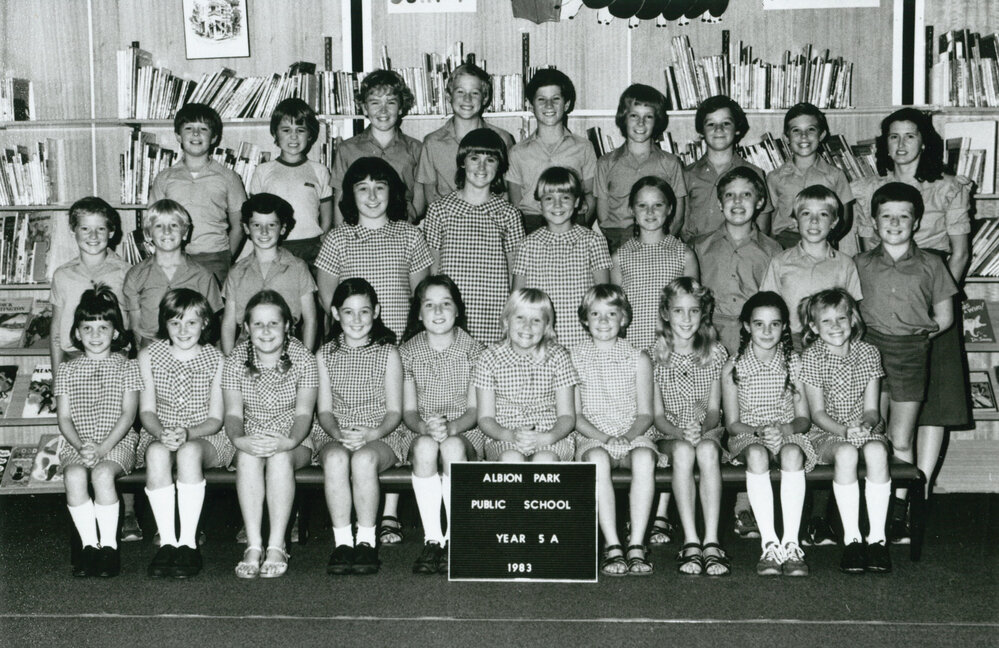 Albion Park Public School year 5A 1983