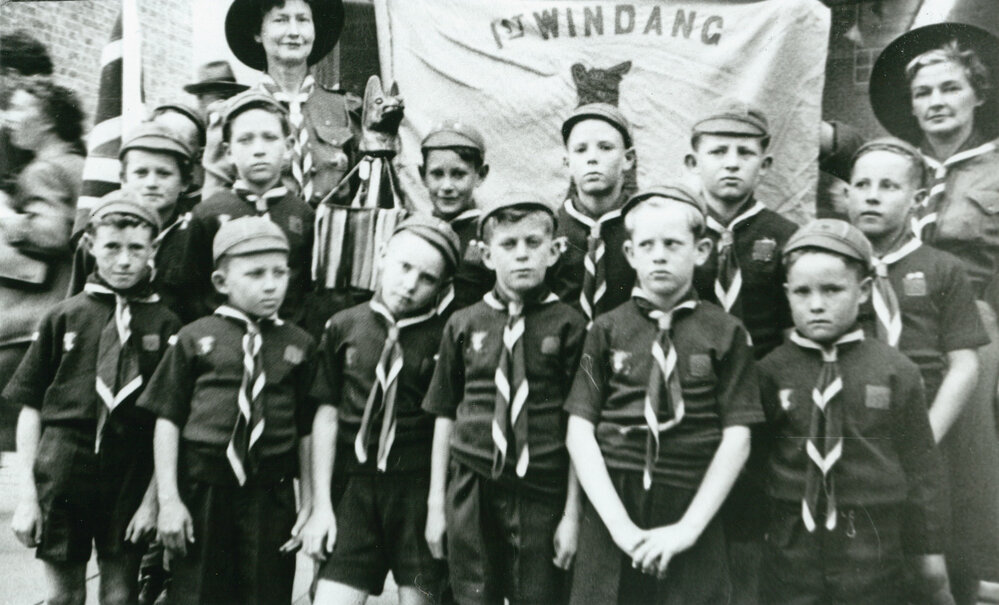 Mary Dorl with 1st Windang Cub Pack at the Wollongong Illawarra Flame Festival