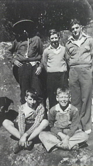 Harry Erskine, Bernie Willis, Bill Sawtell, Noel Erskine and Mervyn Swan at Hanging Rock, 'Clover Hill', Macquarie Pass