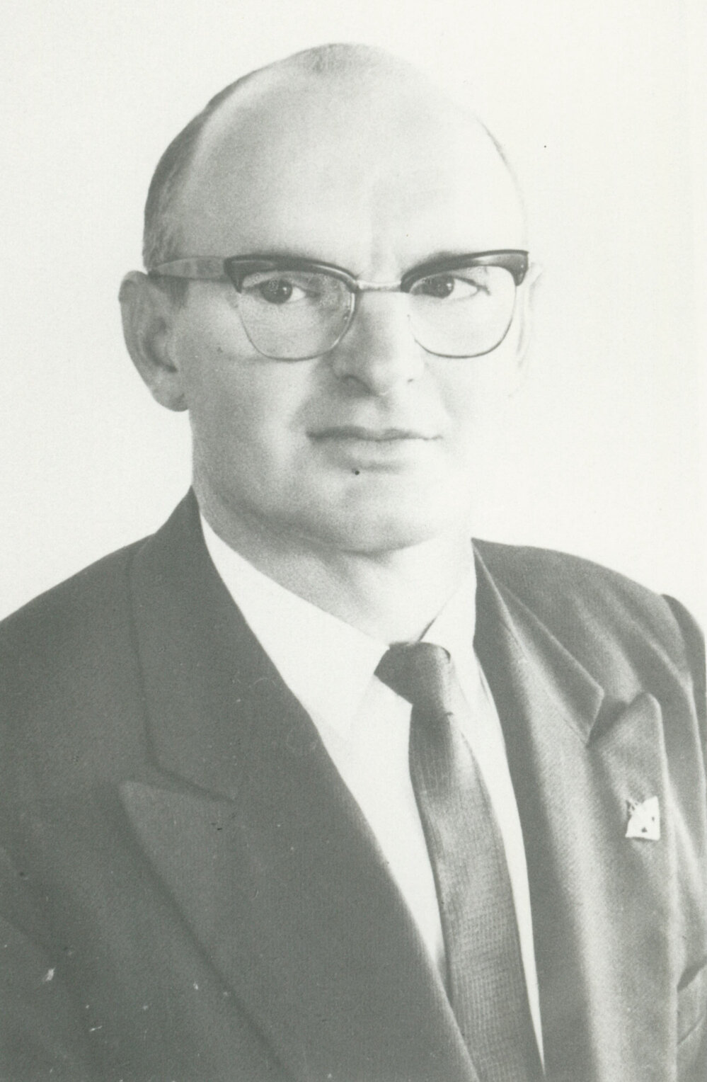 L A Aitken, Director Illawarra Cooperative Central Dairy Society 1958-1973