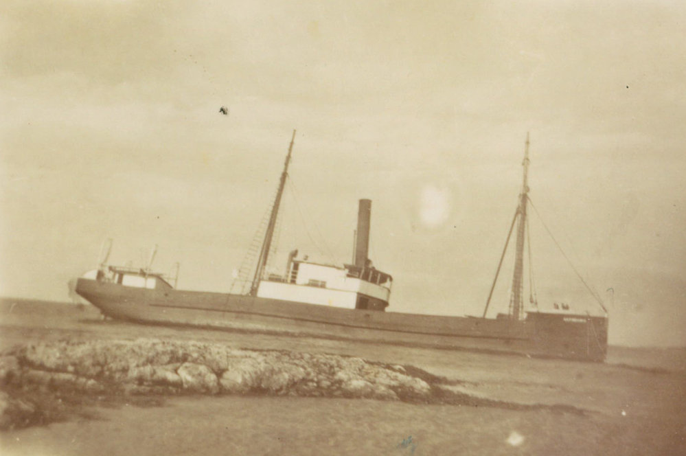 The wooden steamer 'Kiltobranks' wrecked at Shellharbour 1924