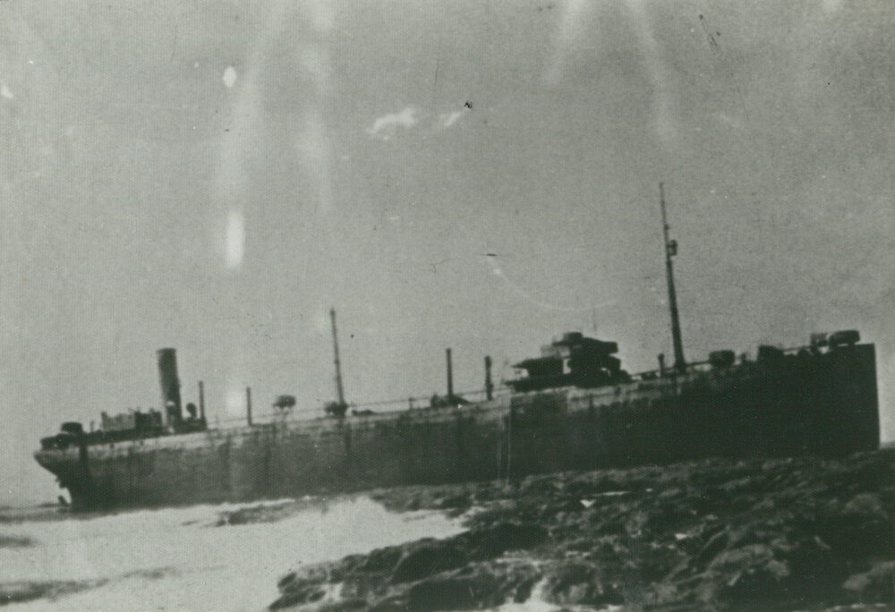 US  'Cities Service Boston' aground on the rocks at Bass Point