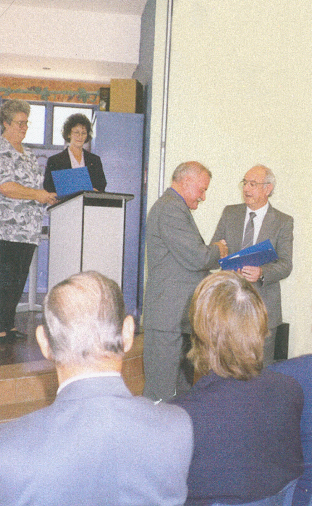 Kevin Gillis receiving the Commonwealth Recognition Award for Senior Australians