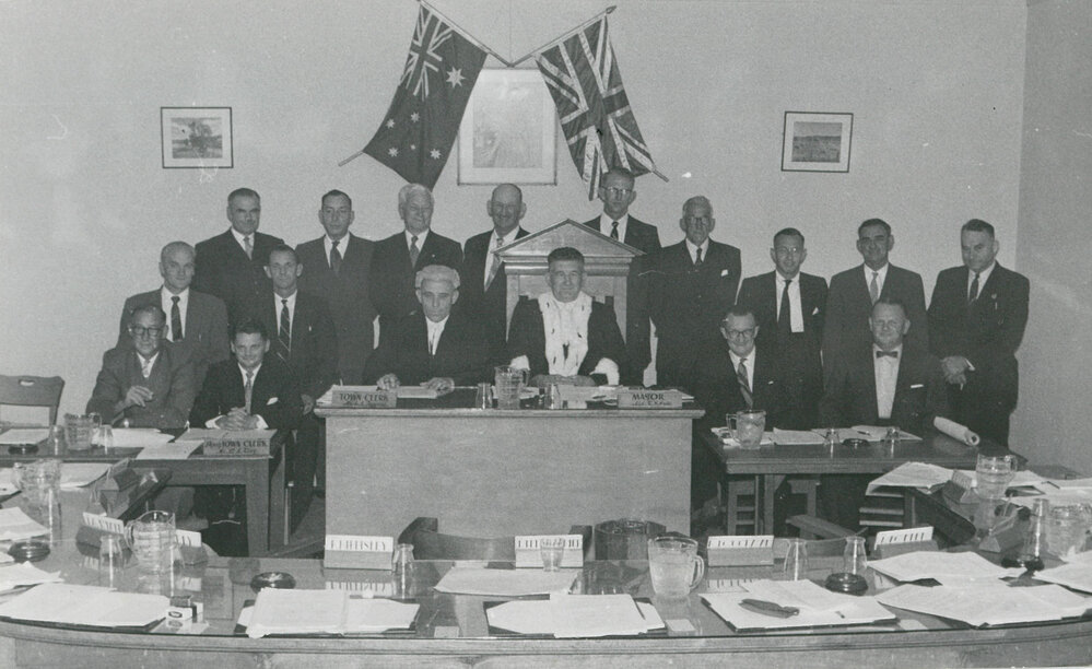 Shellharbour Municipal Council Mayor &amp; Aldermen 1959