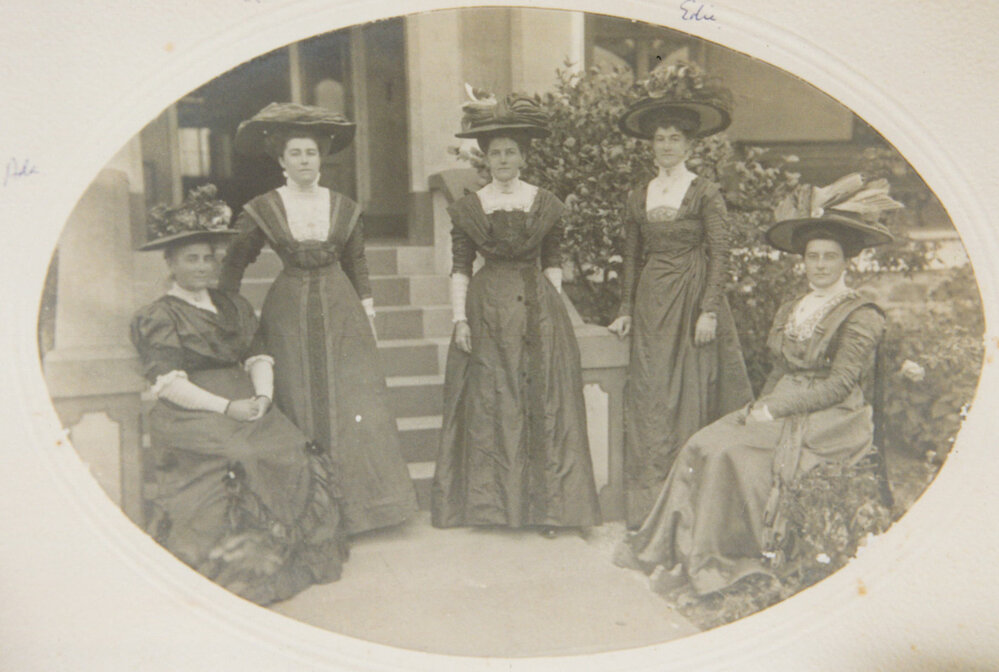 The Fuller girls at Dunmore House 1909