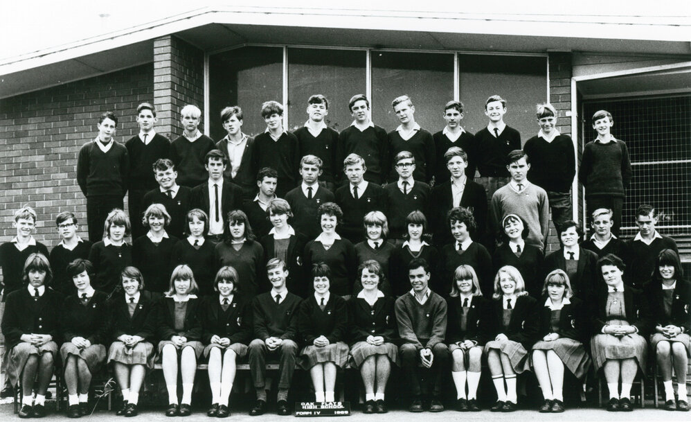 Oak Flats High School form IV 1965