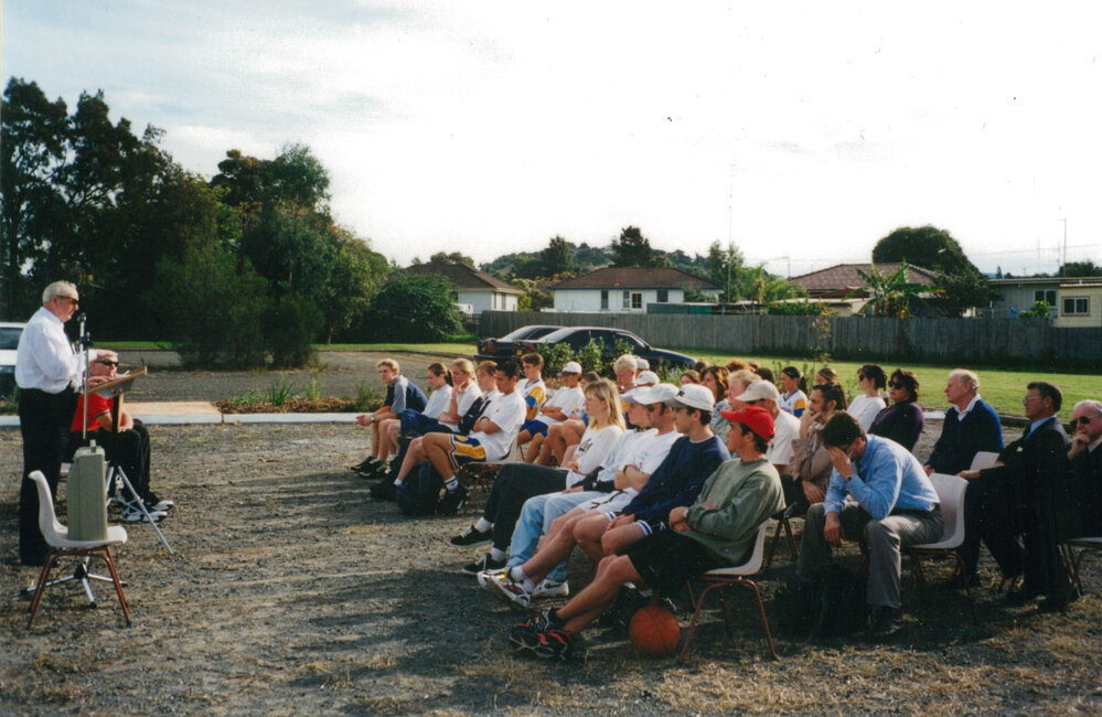 Mayor Cec Glenholmes opening the Warilla Basketball Court