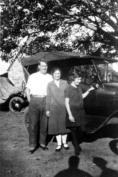 Alf and Flo Crew with their daughter, Gladys