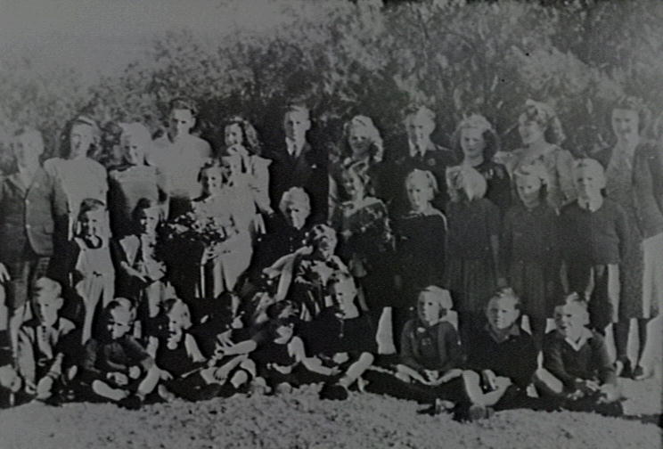 Alice Ada Swan and her grandchildren