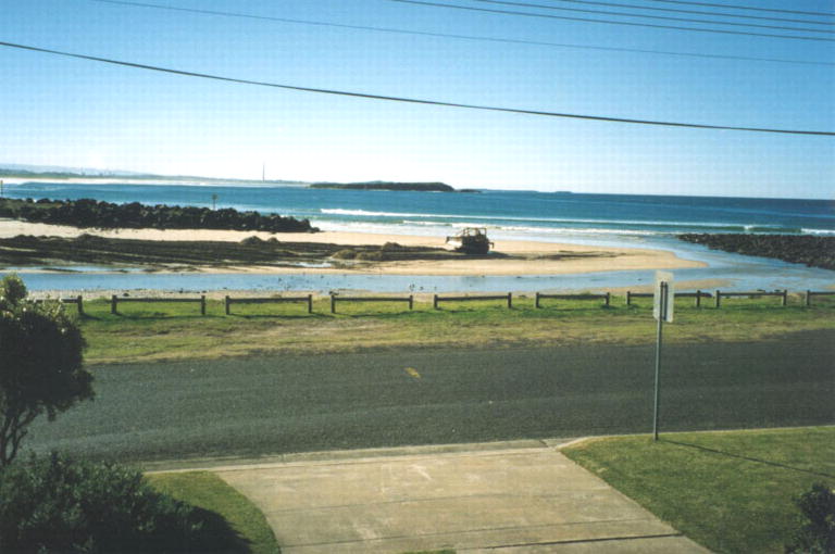 The entrance to Little Lake