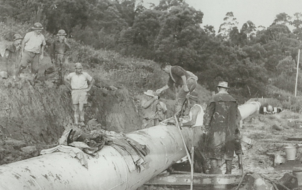 Laying water pipes to Albion Park 1955