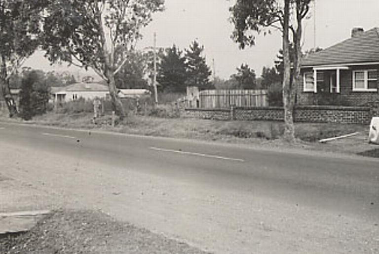 Princes Highway, Albion Park Rail