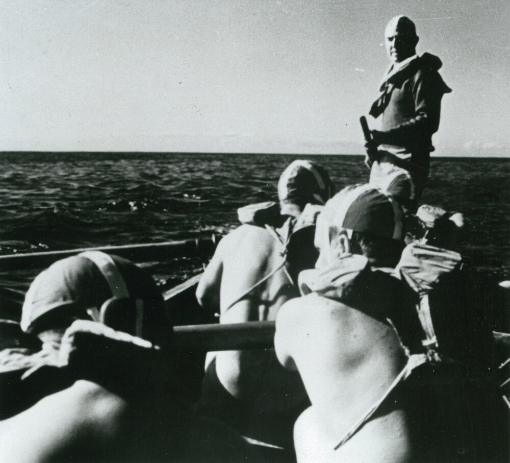 Warilla Barrack Point Senior A boat crew