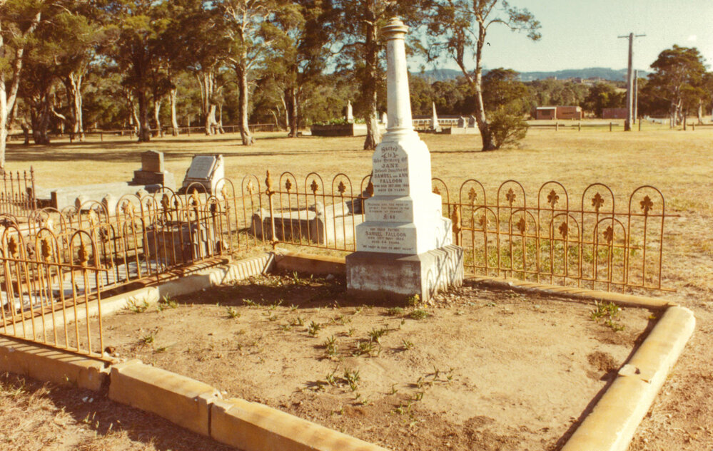 Falloon headstone, Albion Park Pioneer Cemetery