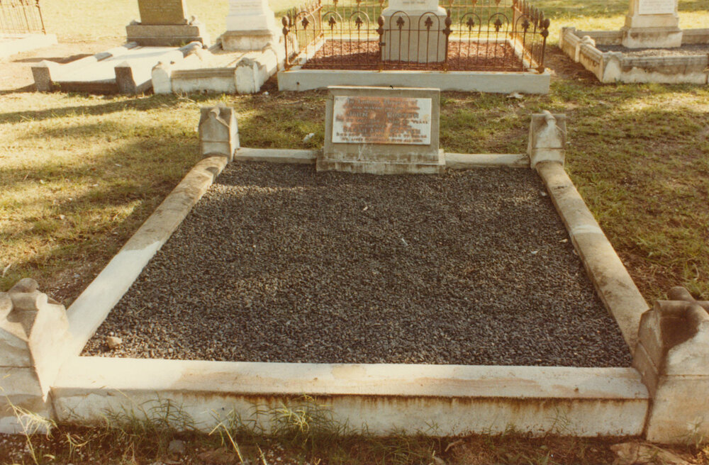 Rosten Family headstone, Albion Park Pioneer Cemetery