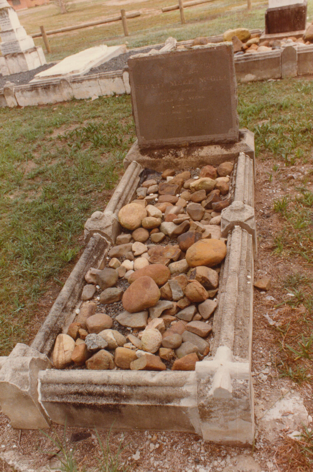 Stuart Meek McGill headstone, Albion Park Pioneer Cemetery