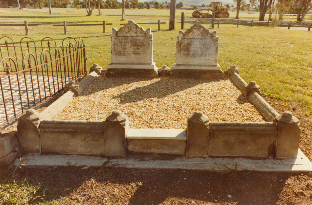 Jane Moles &amp; Andrew McGill's headstones, Albion Park Pioneer Cemetery