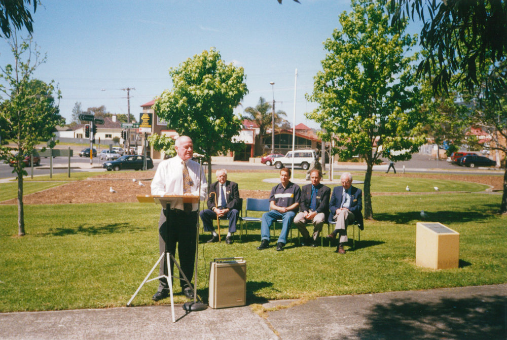 Dedication of historical plaques in L R Mood Park,  Albion Park 2001