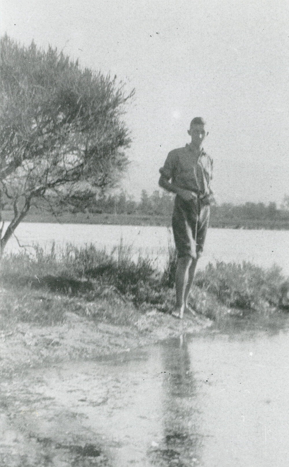 Fred McIlquham on the shores of Lake Illawarra at Oak Flats