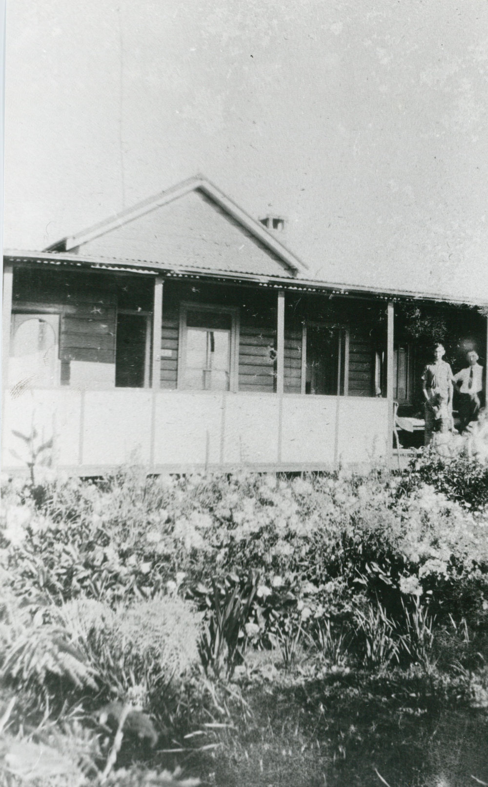 The McIlquhams on holidays at 'Nimrod', Oak Flats