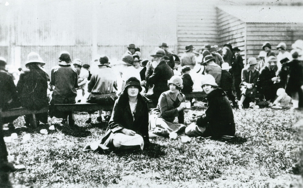 Picnic at Tullimbar c.1920