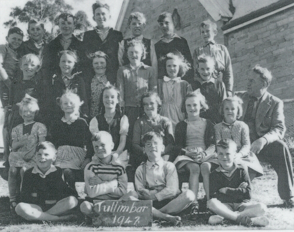 Tullimbar School pupils 1947
