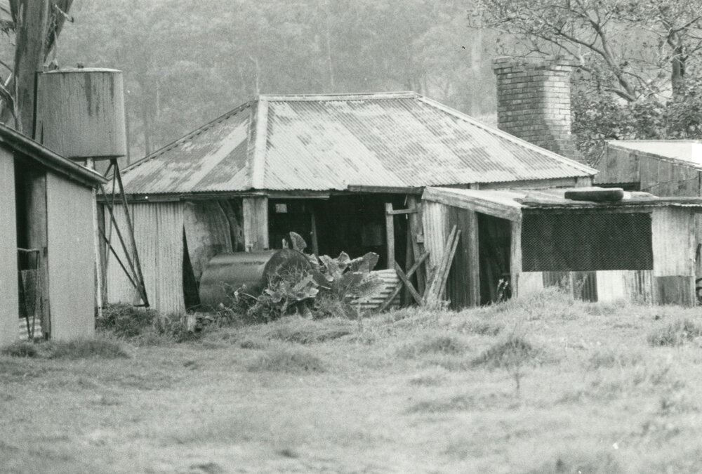 Hillcrest', slab hut in Tullimbar Lane