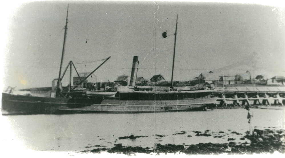 The SS 'Peterborough' at Shellharbour c.1890