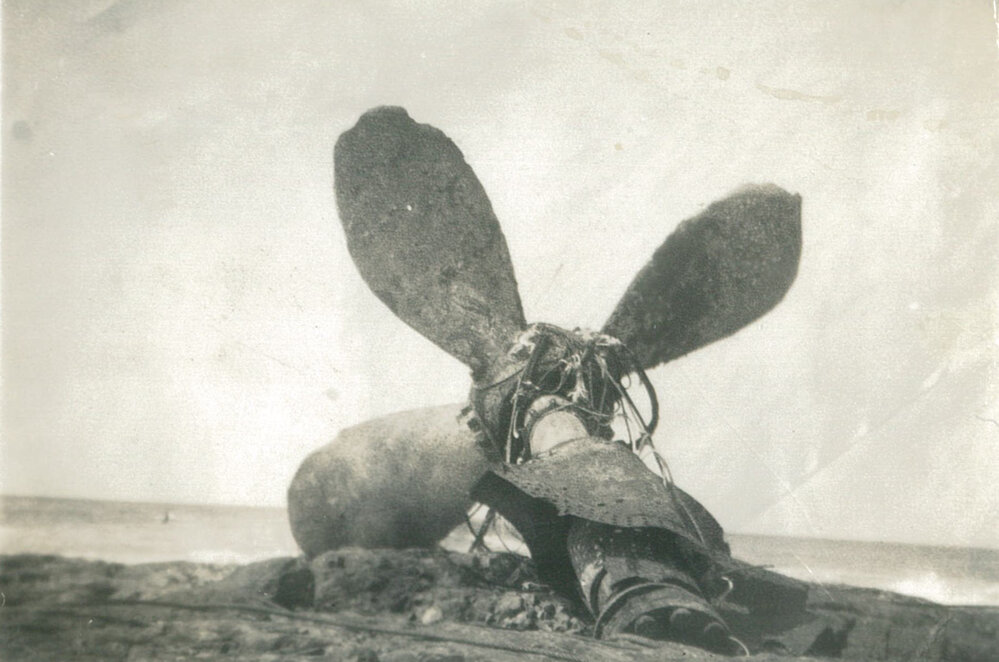 Salvaging the propeller of the 'Cities Service Boston' 1957