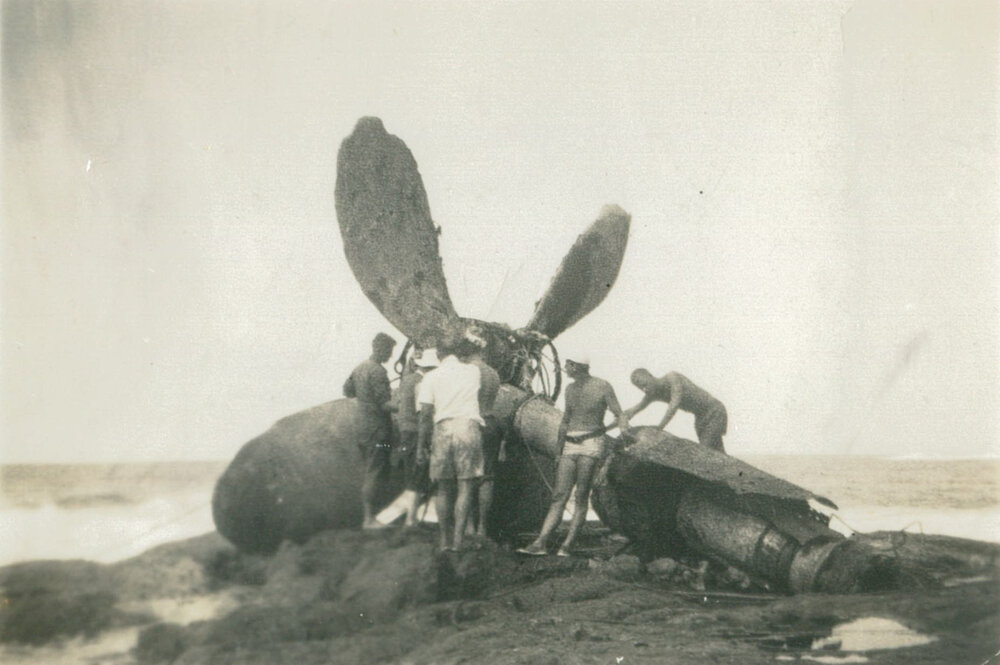 Salvaging the propeller of the 'Cities Service Boston' 1957
