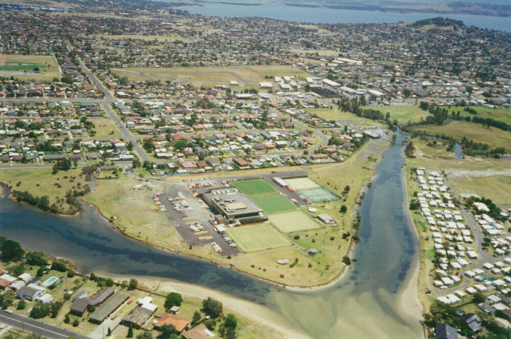 Warilla Bowling Club and Little Lake