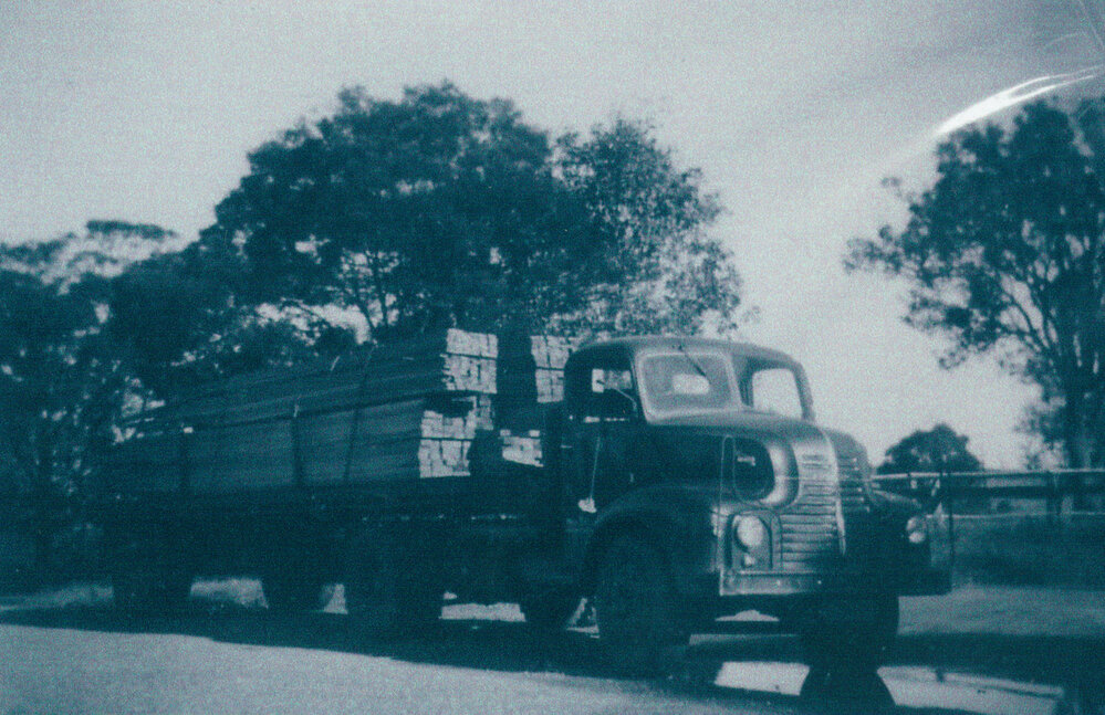 Timber Truck at Albion Park Station