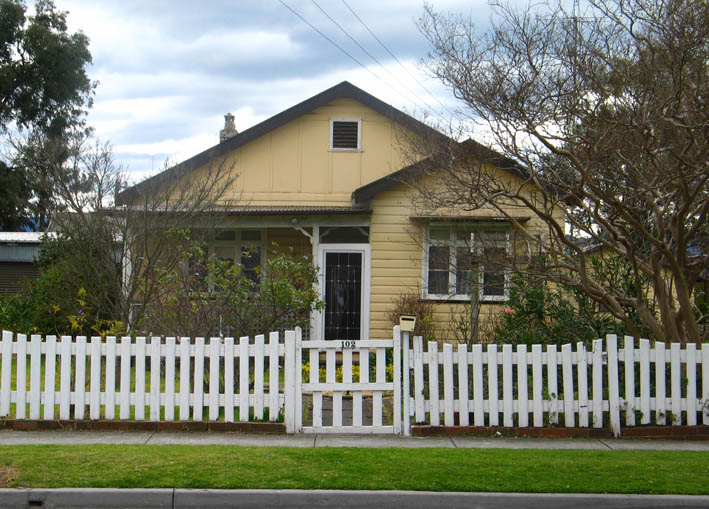 Cottage, 102 Tongarra Road, Albion Park