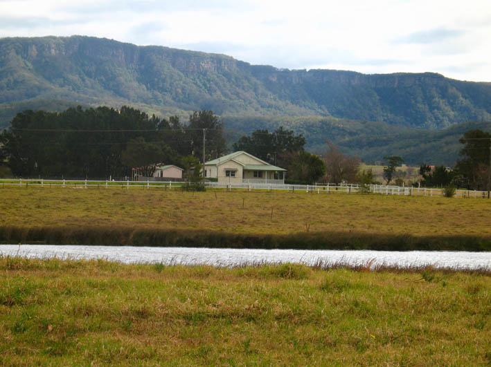 Cottage, Illawarra Highway, Albion Park