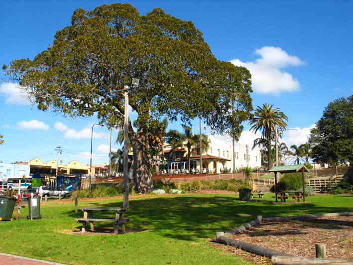 Little Park and Ocean Beach Hotel