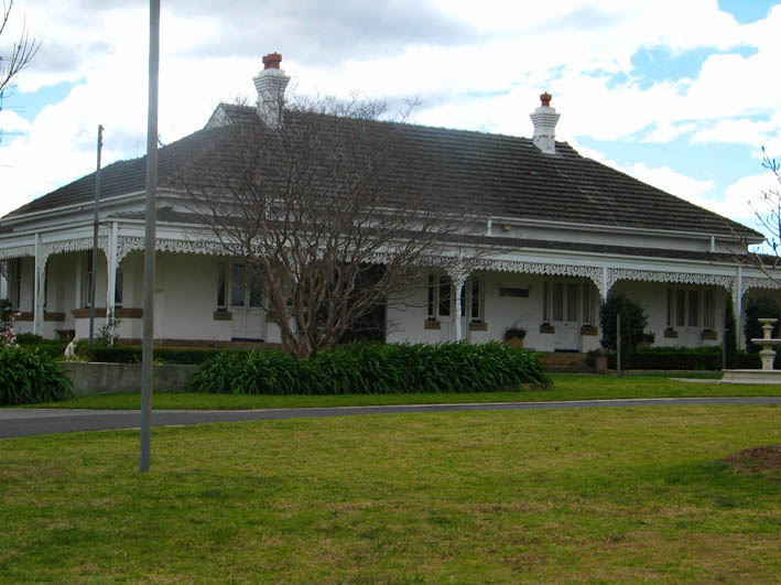 Ravensthorpe, Albion Park