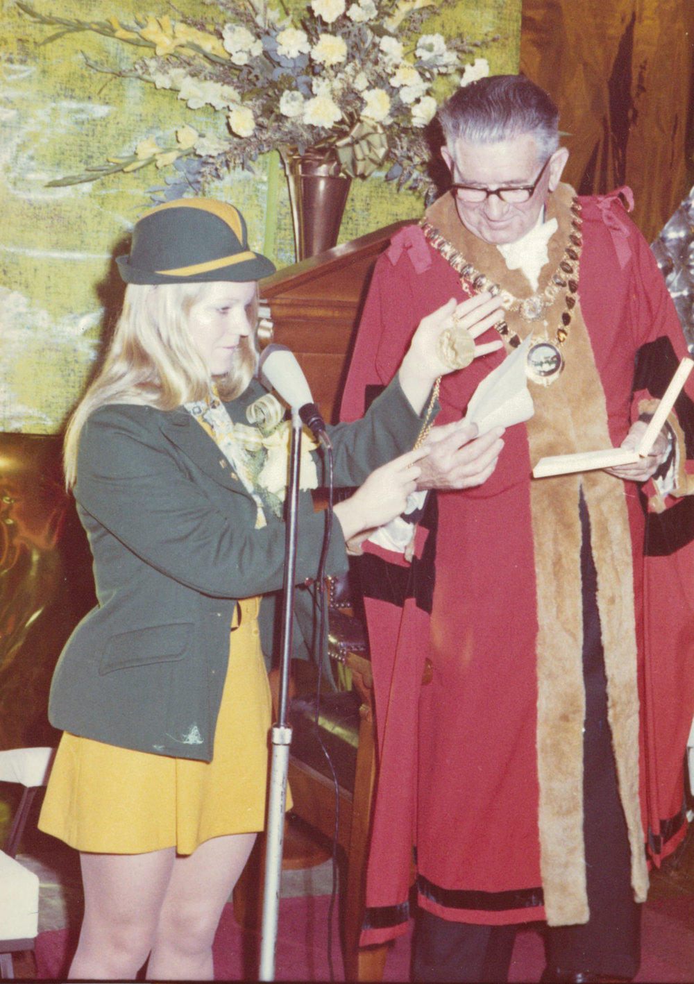 Beverley Whitfield and Mayor Keith Grey