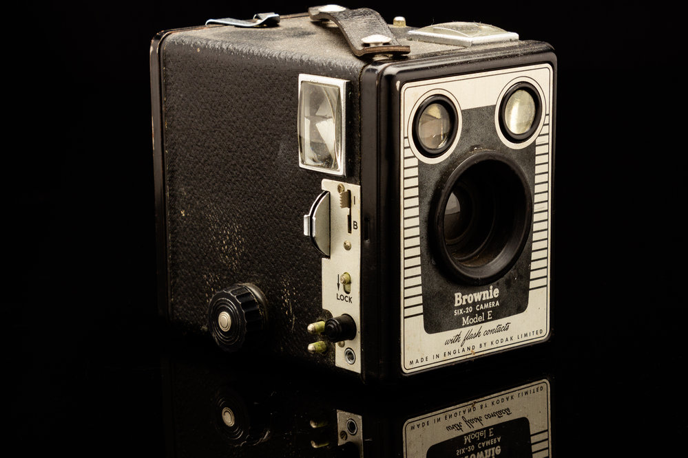 Kodak Six 20 Brownie Model E Camera and CASE
