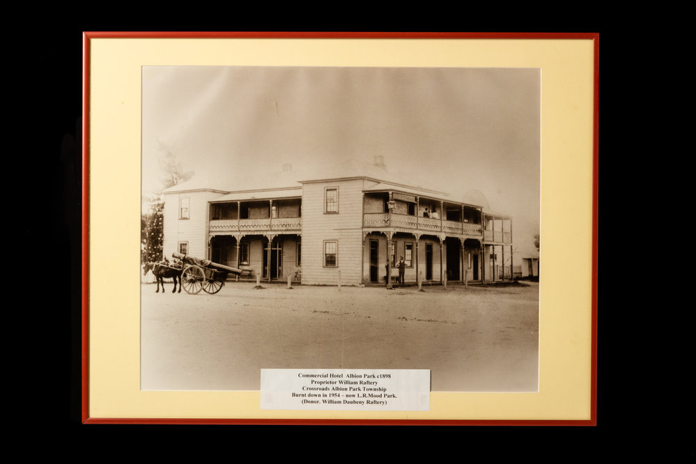 Commercial Hotel Albion Park 