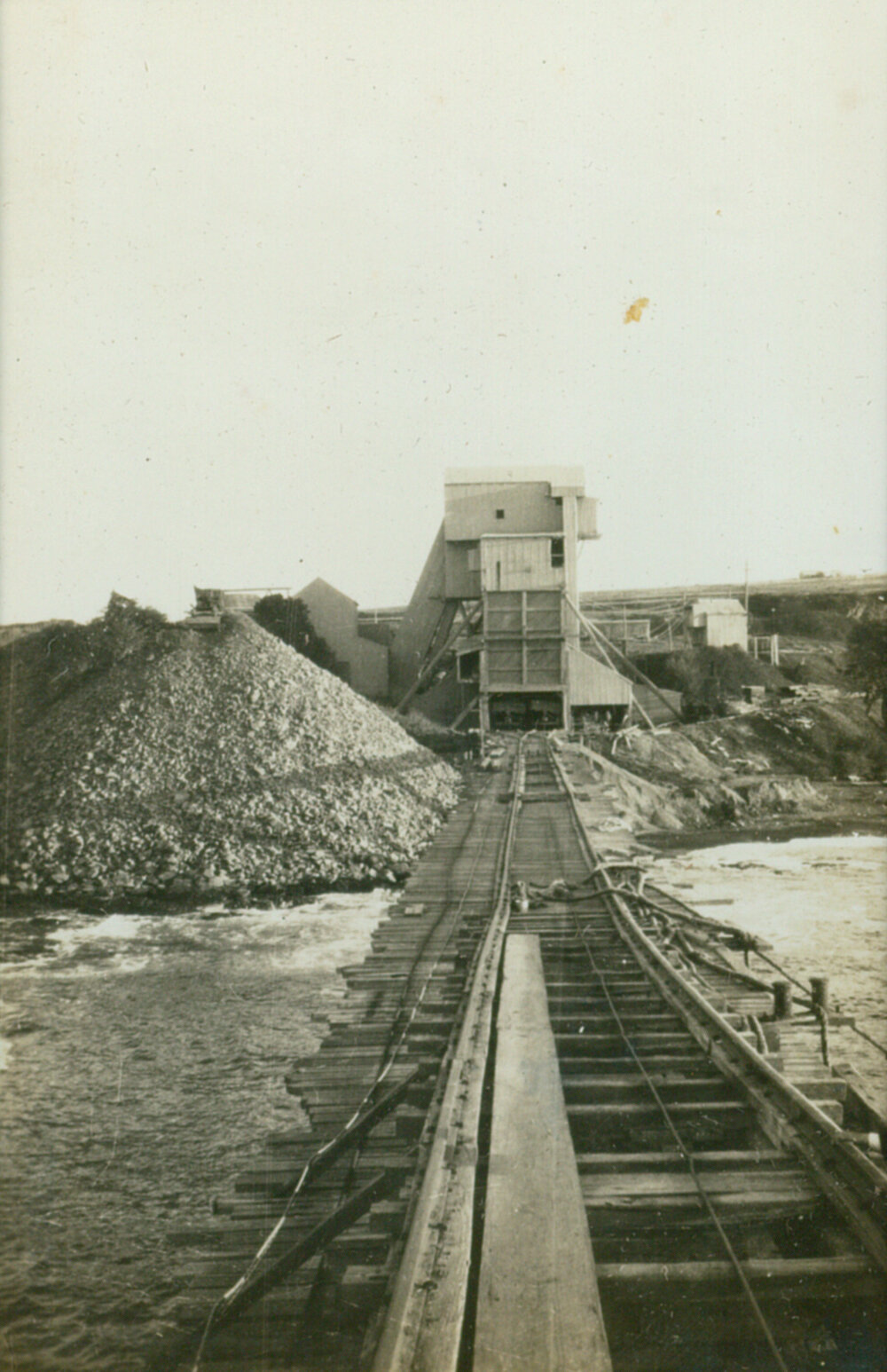 Bass Point Gravel Loader Jetty
